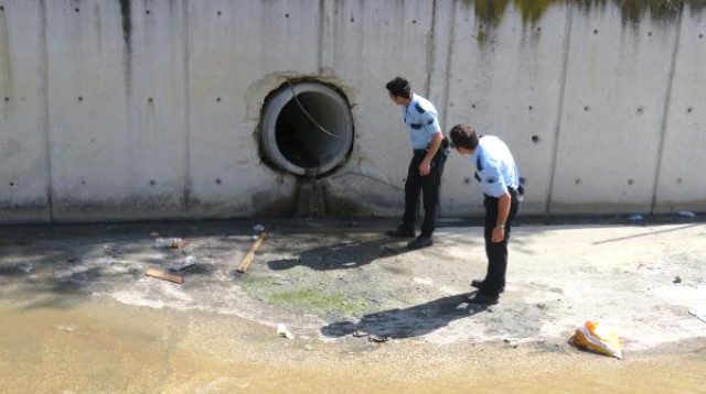 14 Yaşındaki Hırsız, Polislerin Elinden Kanalizasyona Saklanarak Kaçtı
