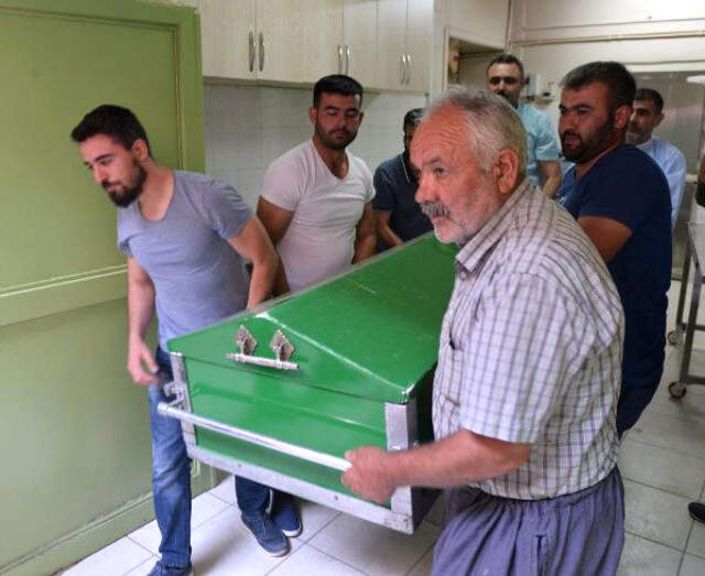 'Üzerine Dolap Düştü' Denilen Çocuğun Başından Vurulduğu Ortaya Çıktı