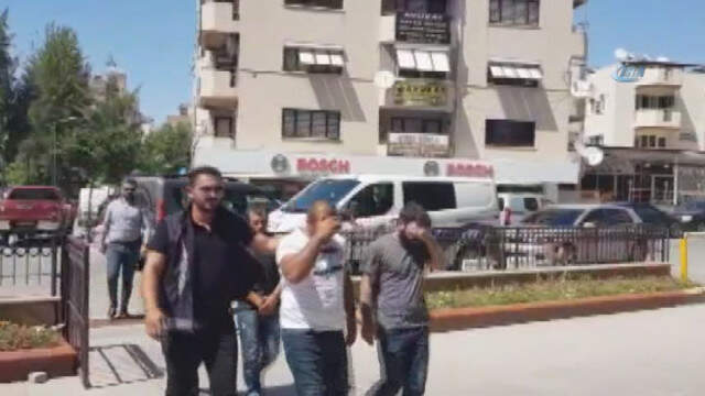 Polisten Kaçan Hırsızlar, Soygun Yaptıkları Aracın Plakasını Keçeli Kalemle Değiştirdi