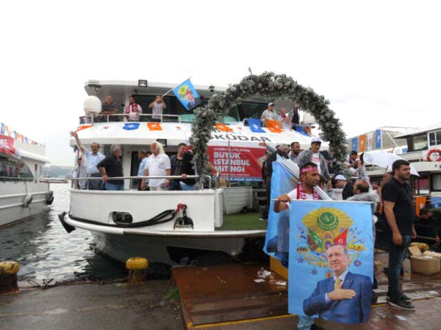 Vatandaşlar, AK Parti'nin