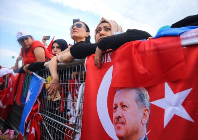 AK Parti'nin Yenikapı'daki Dev Mitingine 1 Milyon 300 Bin Kişi Katıldı