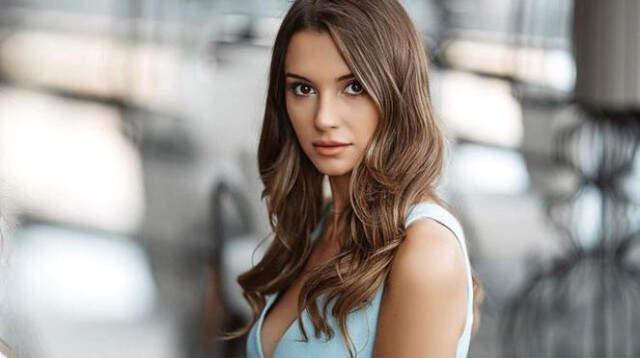 Leyla Lydia Tuğutlu'nun Bikinili Fotoğrafı 1 Saatte 55 Bin Beğeni Aldı