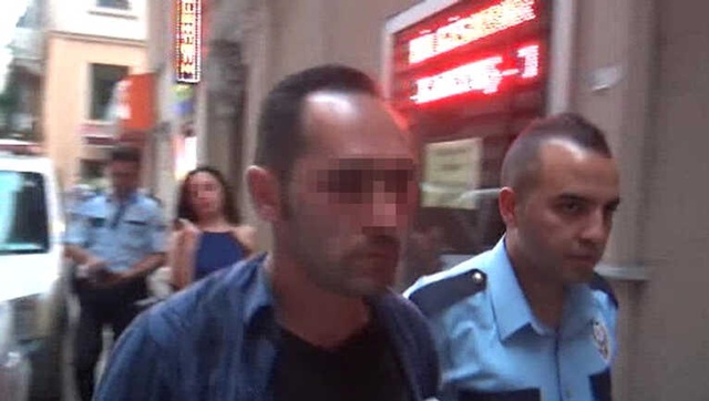 Taksim Metrosunda Tacize Uğrayan Kadın Tacizcisine Tokat Attı