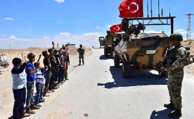 Pentagon'dan Münbiç Açıklaması: Koordineli Ancak Bağımsız Şekilde Devriye Nöbetlerine Başladık Pentagon'dan Münbiç Açıklaması: Koordineli Ancak Bağımsız Şekilde Devriye Nöbetlerine Başladık