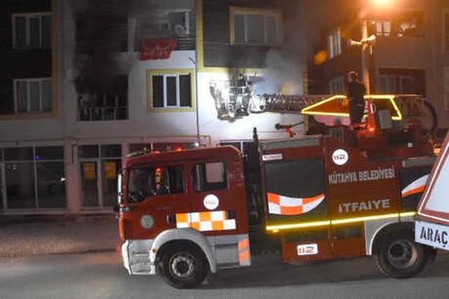 Terk Edilen Adam Önce Kendini Bıçakladı, Sonra Eşinin Yaşadığı Evi Yaktı