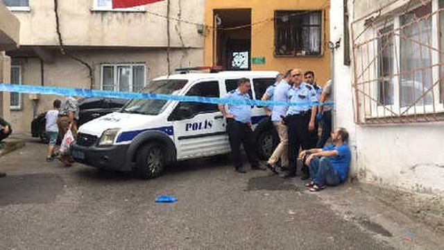 18 Yaşındaki Anne Bıçaklanarak Öldürüldü, Kanlar İçinde Bulunduğunda 7 Aylık Bebeği Kucağındaydı