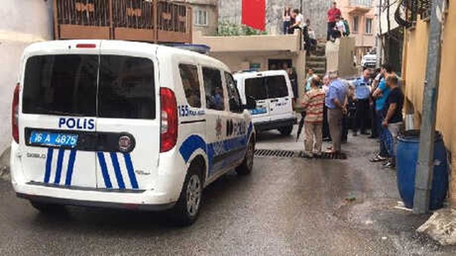 18 Yaşındaki Anne Bıçaklanarak Öldürüldü, Kanlar İçinde Bulunduğunda 7 Aylık Bebeği Kucağındaydı