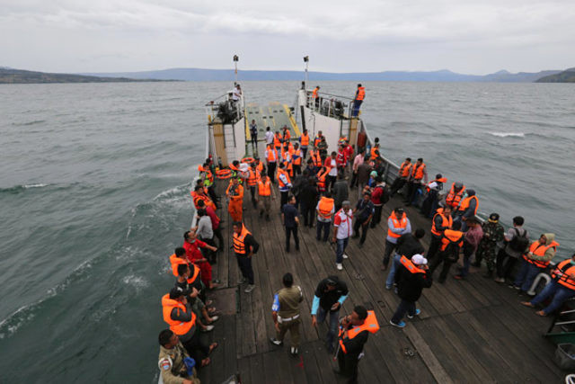 Endonezya'da Yolcu Teknesi Alabora Oldu: 178 Kişi Kayıp