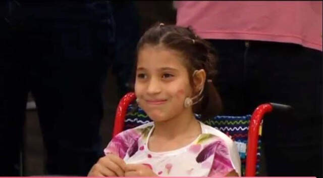 Esra Erol Dar Gelirli Ailenin Evini Yeniledi