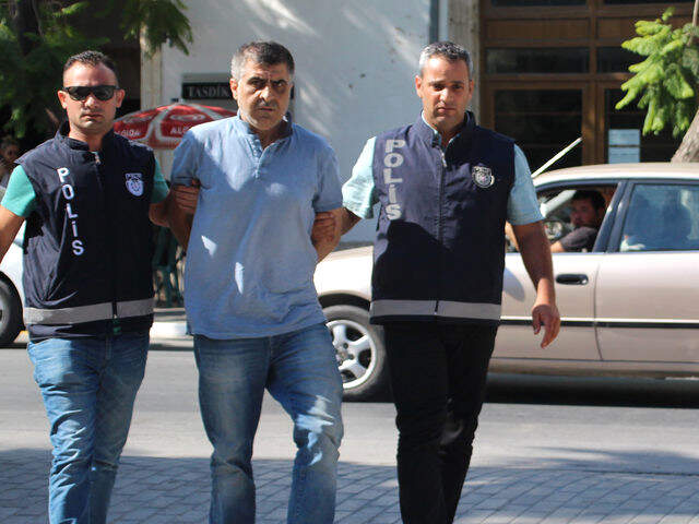 Şehir Eşkiyası Önce Arabasıyla İşyerine Daldı, Ardından Eski Sevgilisine Mermisi Bitene Kadar Sıktı! Şehir Eşkiyası Önce Arabasıyla İşyerine Daldı, Ardından Eski Sevgilisine Mermisi Bitene Kadar Böyle Sıktı!