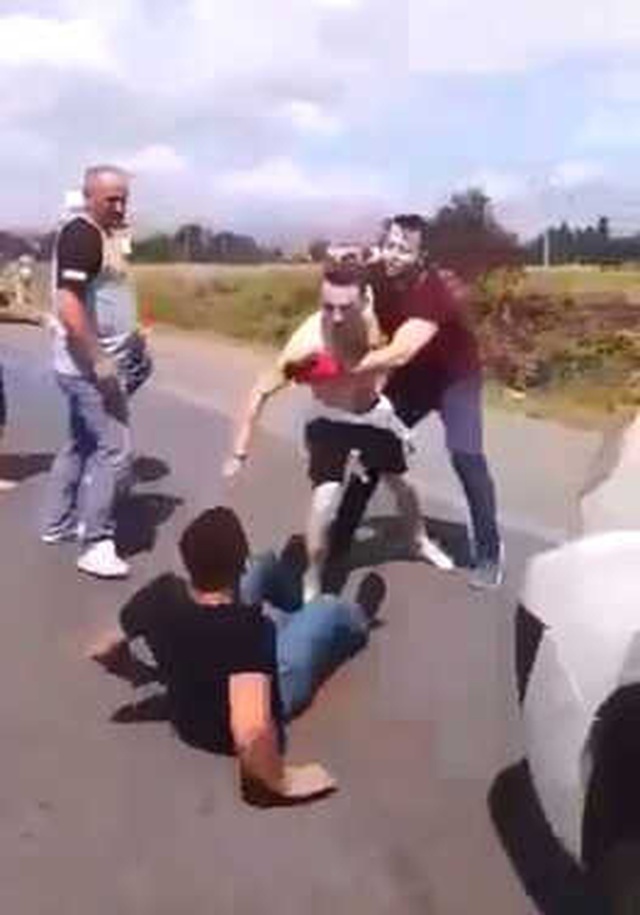 Yol Verme Tartışması Yüzünden Otoyol Savaş Alanına Döndü: 3 Yaralı