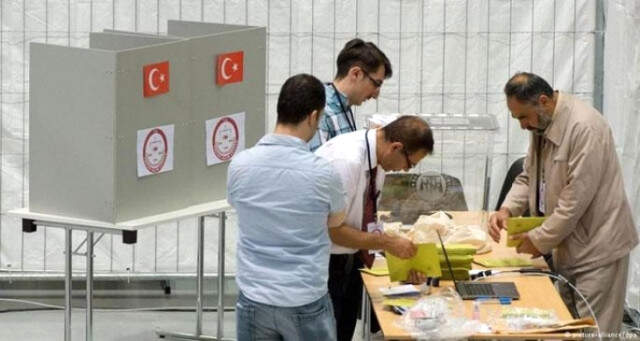 Yurt Dışı Seçmen Rekora İmza Attı: 1 Milyon 486 Bin Seçmen Oy Kullandı Yurt Dışı Oylarında Rekor: 1 Milyon 486 Bin Seçmen Oy Kullandı