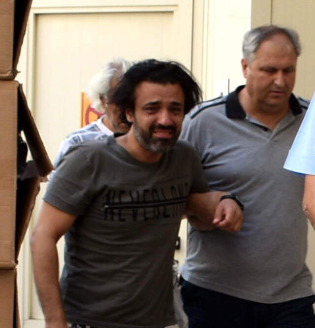 Bar Saldırısında Kaza Kurşunuyla Can Veren Sanatçı Hacer Tülü'nün Abisi: Kardeşim Kaza Kurşunuymuş Bar Saldırısında Hayatını Kaybeden Sanatçı Hacer Tülü'nün Mekandan Çıkmak Üzereyken Vurulduğu Ortaya Çıktı
