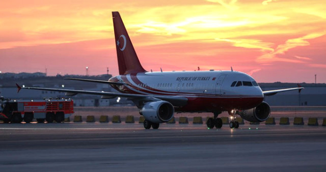 Erdoğan'ın Uçağı 3. Havalimanında Su Takı ile Karşılandı