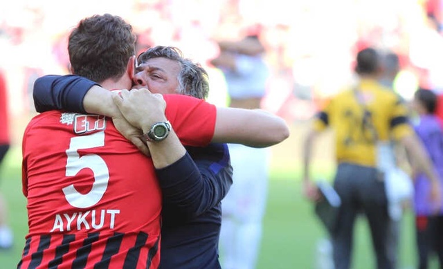 Eskişehirspor, Yılmaz Vural ile Anlaşamadı