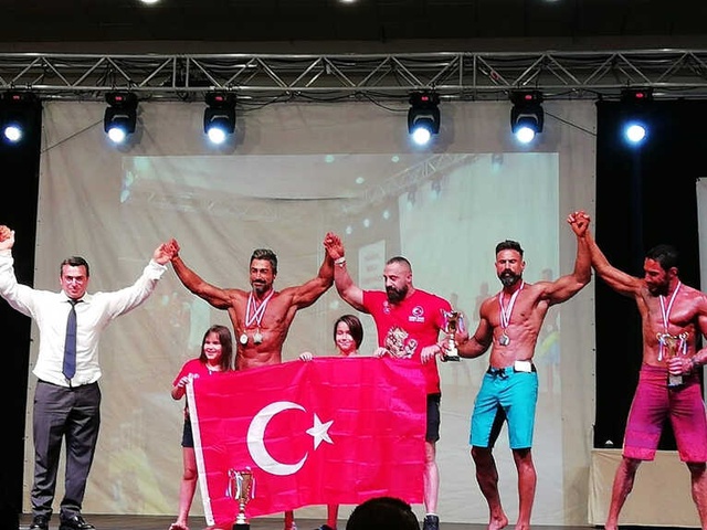 Doktorların Yaşamaz Dediği Sporcu, Dünya Üçüncüsü Oldu