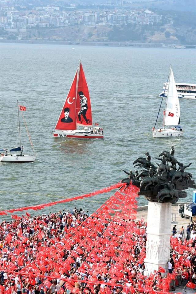 Polis Kayıtlarına Göre Muharrem İnce'nin İzmir Mitingine 2 Milyon 500 Bin Kişi Katıldı