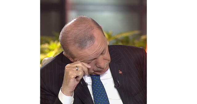90'lı Yıllarda Hastanelerde Çekilen Çilelerin Gösterildiği Video Erdoğan'ı Duygulandırdı