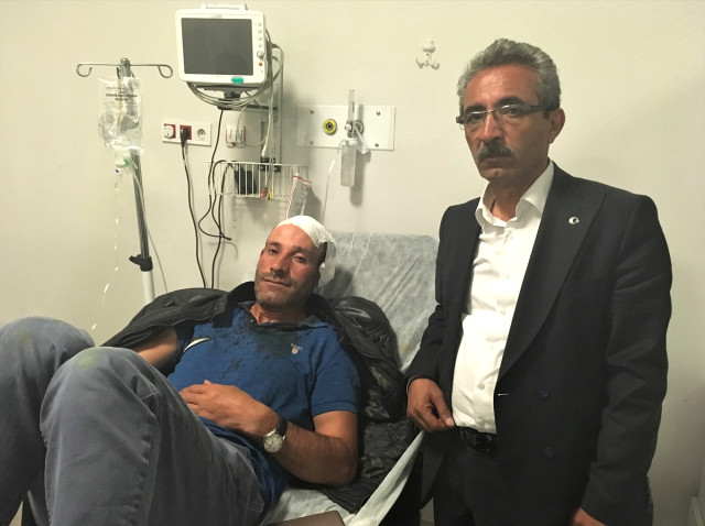 HDP'liler Seçim Çalışması Yapan Ak Partililere Taşla Saldırdı: 2 Yaralı