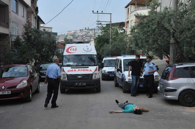 Tartıştığı Kocasını Bıçaklayarak Öldüren Kadın, Yolun Ortasında Yatarken Bulundu