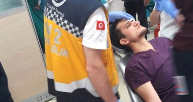 Öfkeli Koca Eşini Azarlayan Diş Hekiminin Kaşını Patlattı Öfkeli Koca Eşini Azarlayan Diş Hekiminin Kaşını Patlattı