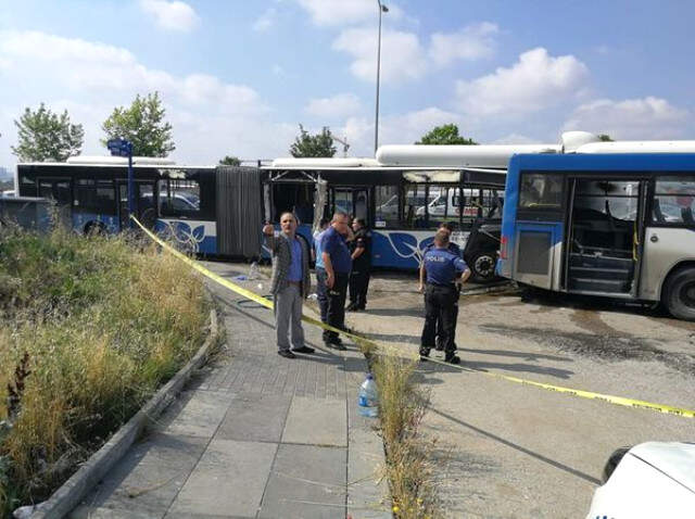 Ankara'da 2 <a class='keyword-sd' href='/ego/' title='Ego'>Ego</a> Otobüsü Çarpıştı: 1 Ölü 16 Yaralı