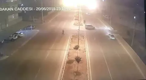 Şanlıurfa'da Suriyeli İki Aile Cadde Ortasında Çatıştı, O Anlar Saniye Saniye Görüntülendi