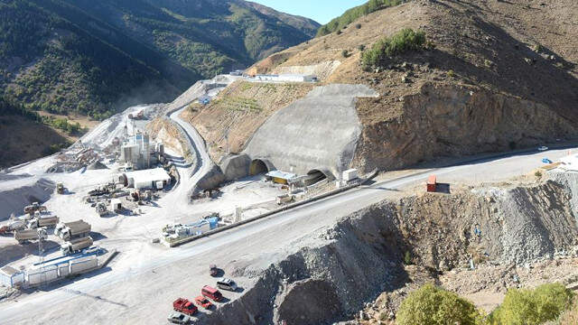 Eğribel Geçidi'ne İnşa Edilen Tünelin Tamamlanmasına 140 Metre Kaldı