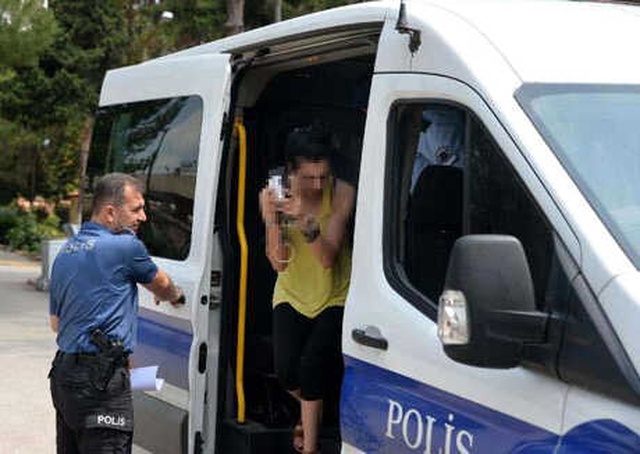 Sahte Altın Satmaya Çalışırken Yakalanan Kadın 'Polis' Diye Bağırdı
