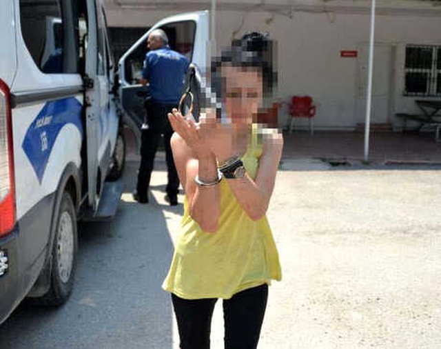 Sahte Altın Satmaya Çalışırken Yakalanan Kadın 'Polis' Diye Bağırdı