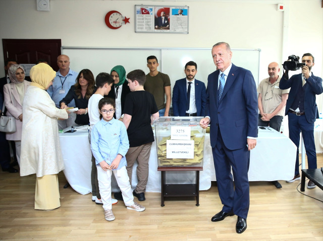 Cumhurbaşkanı Erdoğan, Üsküdar'da Oyunu Kullandı, İlk Değerlendirmeyi Yaptı