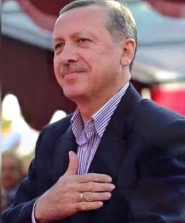 Ünlülerden Recep Tayyip Erdoğan'a Tebrik Mesajları Yağdı