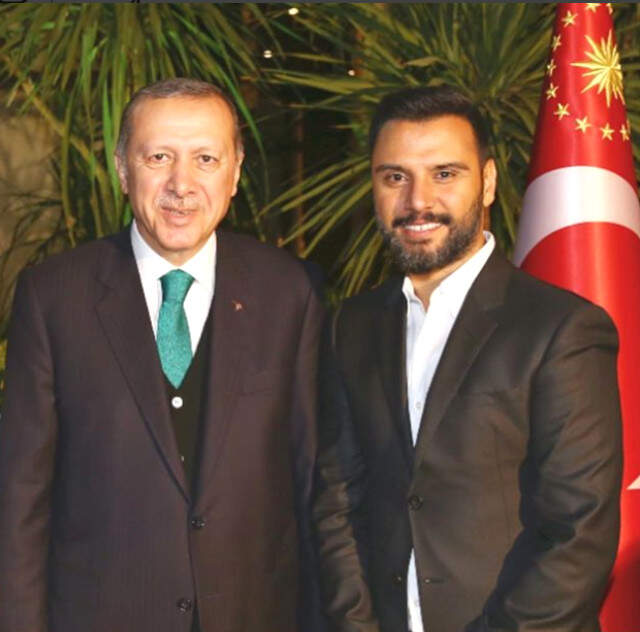 Ünlülerden Recep Tayyip Erdoğan'a Tebrik Mesajları Yağdı