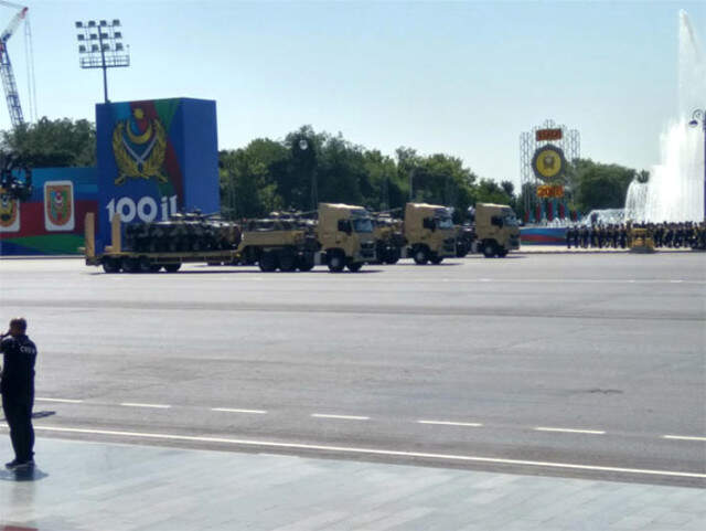 Milli füze SOM-B1 Azerbaycan Ordusu'nun Geçit Töreninde