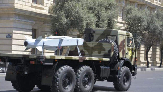 Milli füze SOM-B1 Azerbaycan Ordusu'nun Geçit Töreninde