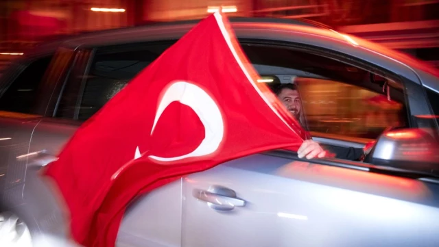 Türkolog Prof. Zürcher, Erdoğan'ın Hollanda'dan Yüzde 73 Oy Alma Nedenlerini İnceledi