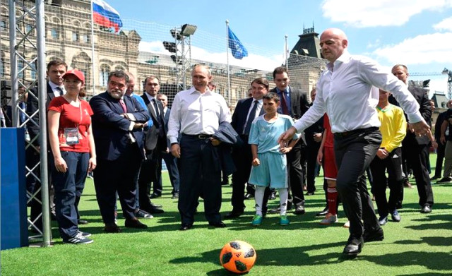 Rusya Devlet Başkanı Putin, Bu Kez Yeşil Sahada Hünerlerini Sergiledi