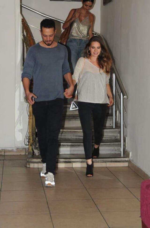 Aslı Enver Ayrılığın Ardından Murat Boz'un Annesini ve Abisini Sildi