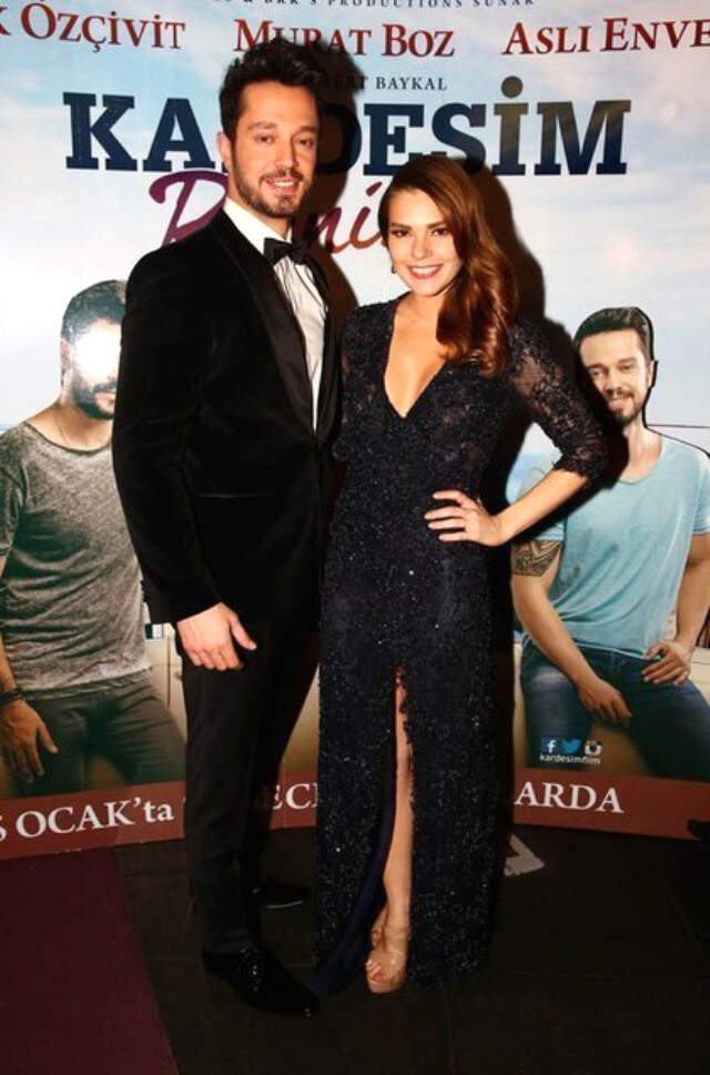 Aslı Enver Ayrılığın Ardından Murat Boz'un Annesini ve Abisini Sildi