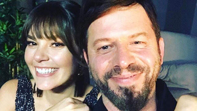 Aslı Enver Ayrılığın Ardından Murat Boz'un Annesini ve Abisini Sildi