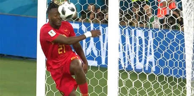 Belçika'nın Yıldızı Batshuayi, Gole Sevinirken Rezil Oldu