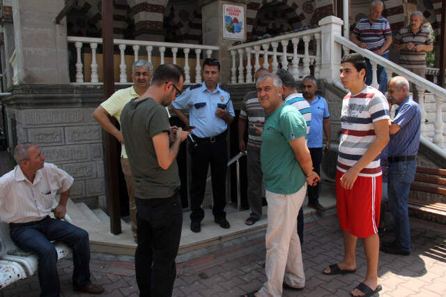 Cami Tuvaletinde Kolunda Eroin Şırıngasıyla Ölü Bulundu Cami Tuvaletinde Kolunda Eroin Şırıngasıyla Ölü Bulundu