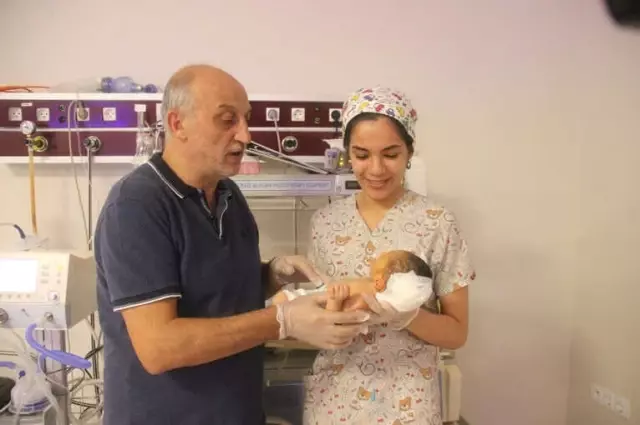 Hatay'da İki Kafalı Bebek Dünyaya Geldi