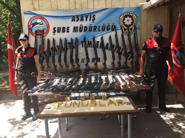 Ankara'da Silah Kaçakçılarına Operasyon Düzenlendi