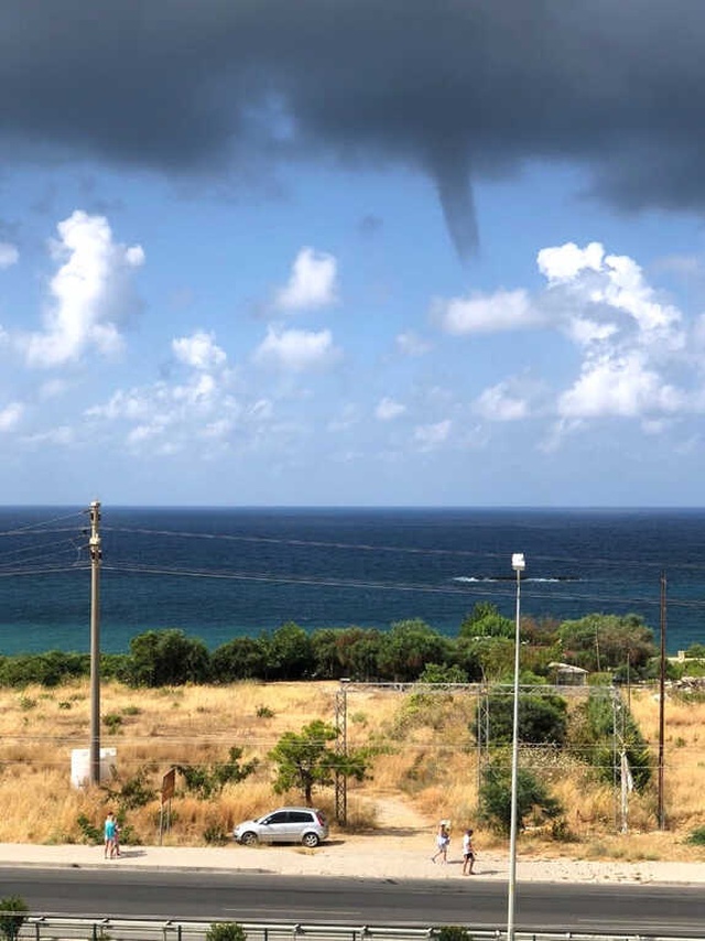 Antalya'da Korkutan Manzara! Aynı Anda Oluşan 4 Hortum Paniğe Sebep Oldu