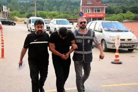 Aylık 5 Bin TL Gelir Vaat Ettiği Kadınları Pazarlarken Suçüstü Yakalandı