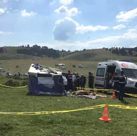 Zehirli Mantar Yiyen Dede ile İki Torunu Öldü, Aileden Geriye Kalan Fotoğraflar Yürekleri Dağladı