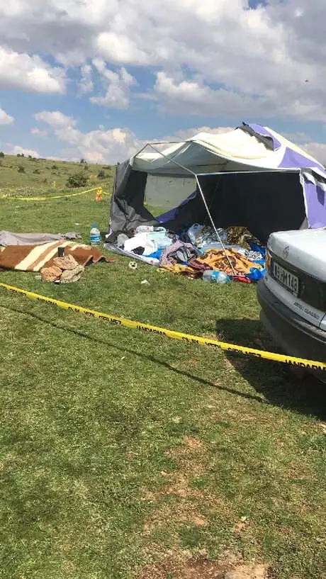 Zehirli Mantar Yiyen Dede ile İki Torunu Öldü, Aileden Geriye Kalan Fotoğraflar Yürekleri Dağladı