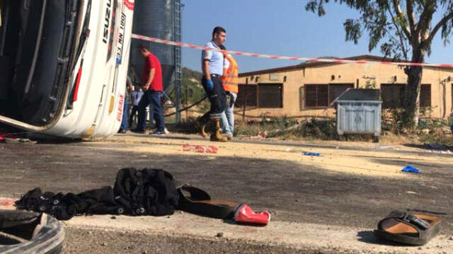 Mersin'de Tarım İşçilerini Taşıyan Otobüs Devrildi: 3 Ölü, 30 Yaralı Mersin'de Tarım İşçilerini Taşıyan Otobüs Devrildi: 3 Ölü, 30 Yaralı