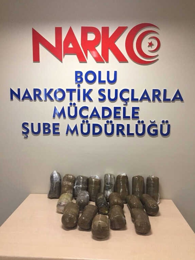 Öğrenci Servisi Şoförü 17 Kilo Esrar ile Yakalandı,